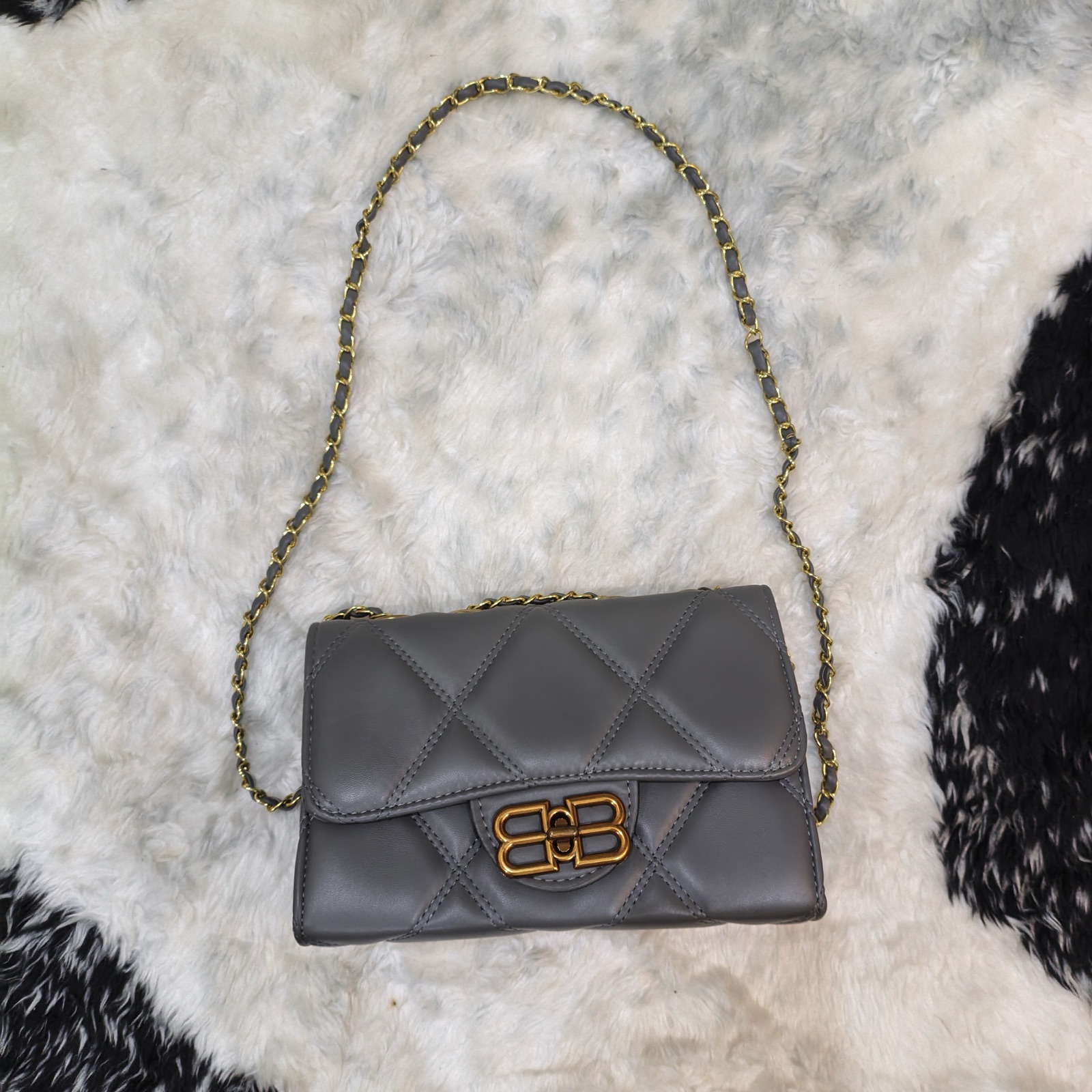 Women's Grey Quilted Wallet-on-Chain Crossbody Bag with Gold Clasp & Card Slots
